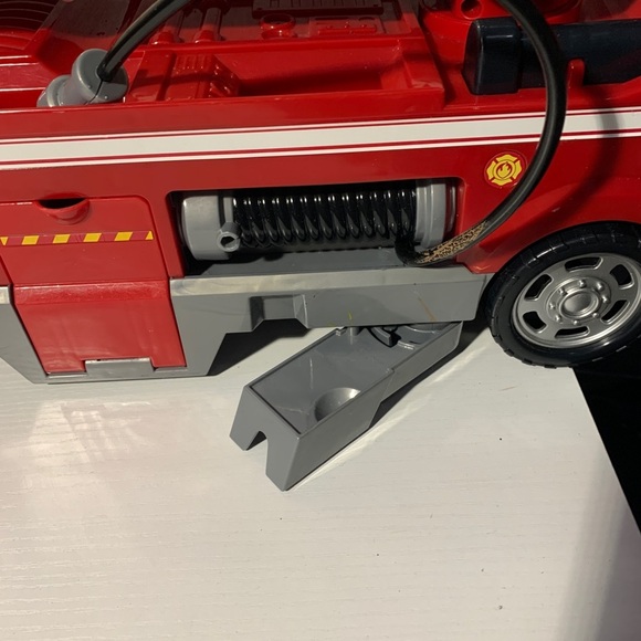 Paw Patrol Ultimate Rescue Fire Truck  Extendable 2ft Ladder Lights Siren - Picture 5 of 11